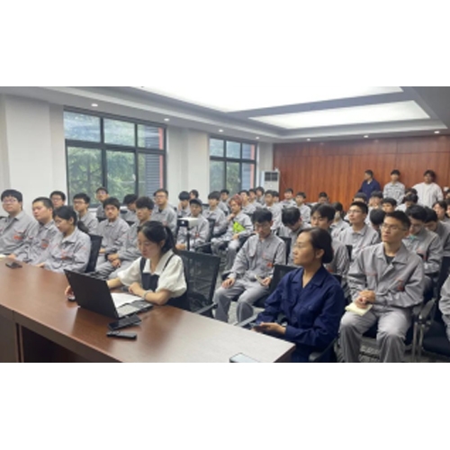 中國礦業(yè)大學(xué)學(xué)生赴質(zhì)子動力徐州公司交流學(xué)習(xí)并開展社會實踐